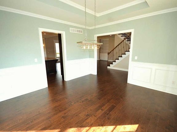 4th image of 600 Weymuth Pl