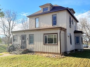 429 4th St S APT 3, Moorhead, MN 56560