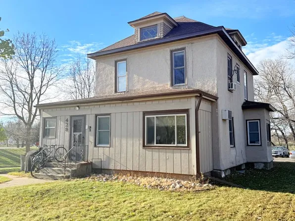 429, 429 4th St S APT 3, Moorhead, MN 56560