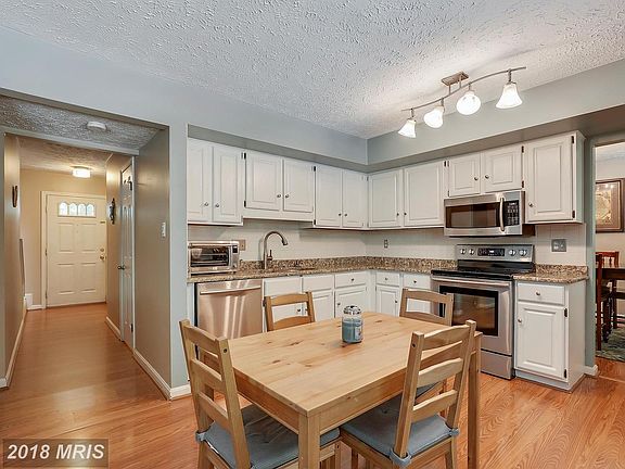 5th image of 3212 Blackwalnut Dr