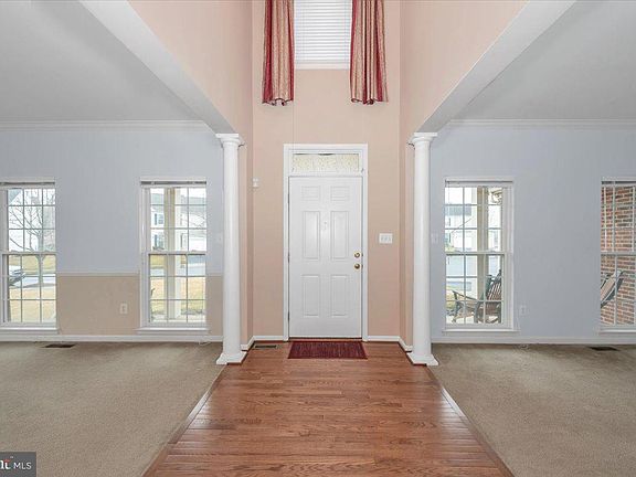 5th image of 7 Afton Ct