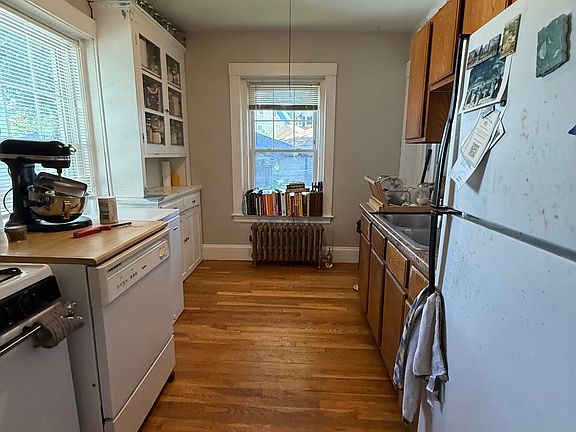 4th image of 1-15 Craven Cir #1