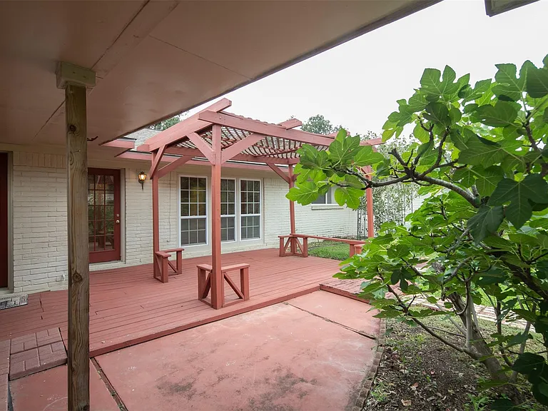 5215 Cheena Dr — Photo 31