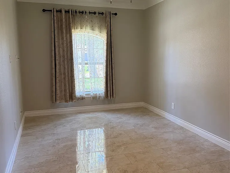 1523 Glen Oaks Dr — Photo 21