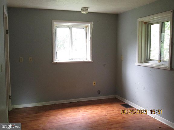 4th image of 202 Elk Ave