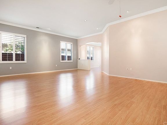 4th image of 39469 Cardiff Ave
