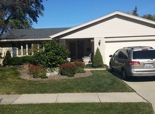 2630 N Dryden Pl, Arlington Heights, IL