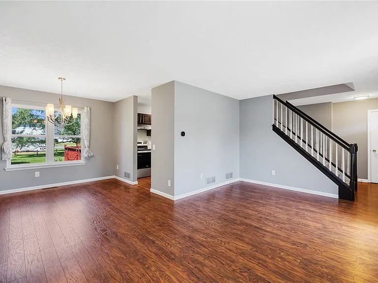 40 Alverstone Way — Photo 13