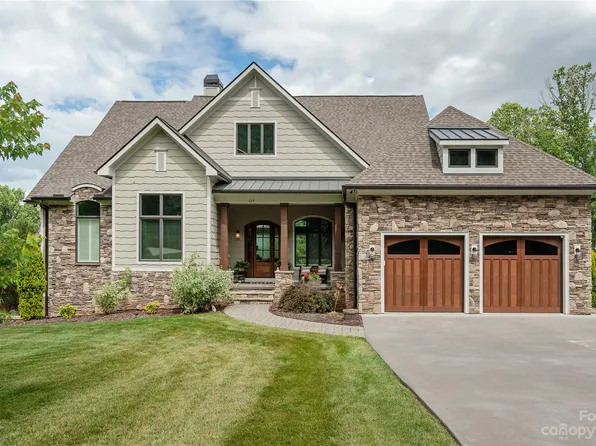 127 Gracie Ln, Mills River, NC 28759
