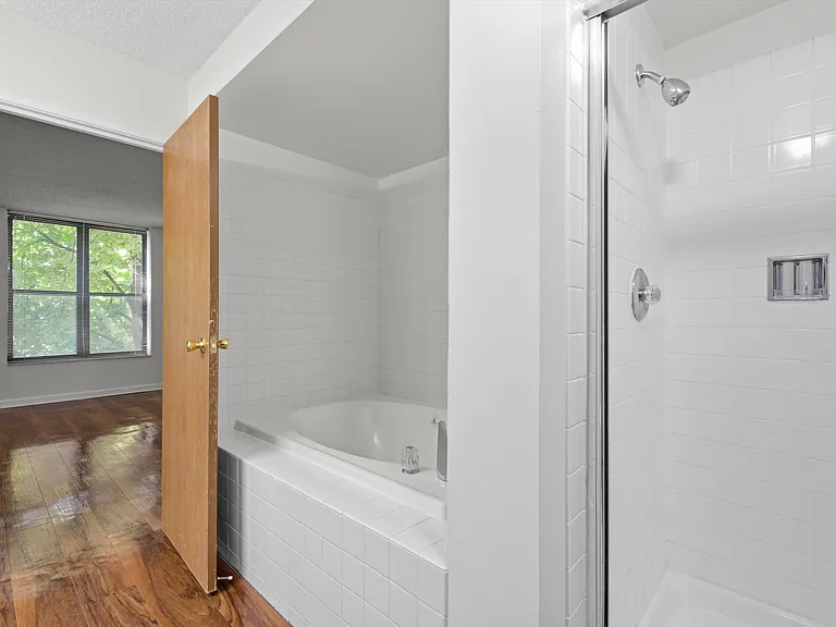 Evanston Place — Photo 67