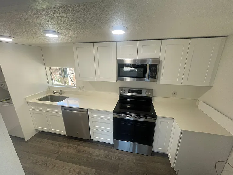 321 E Evans Ave — Photo 4
