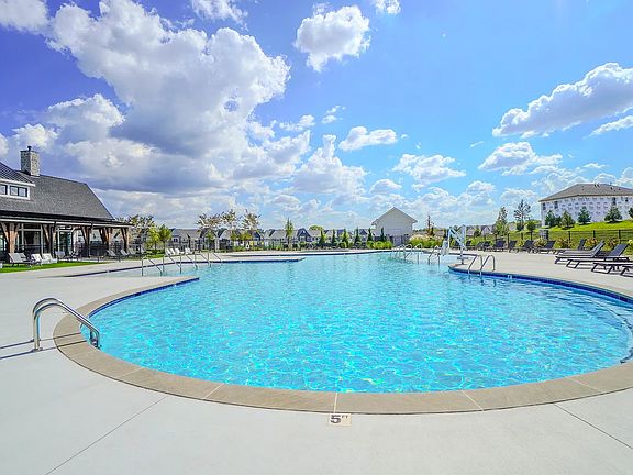 2nd image of 5009 Greentree Dr