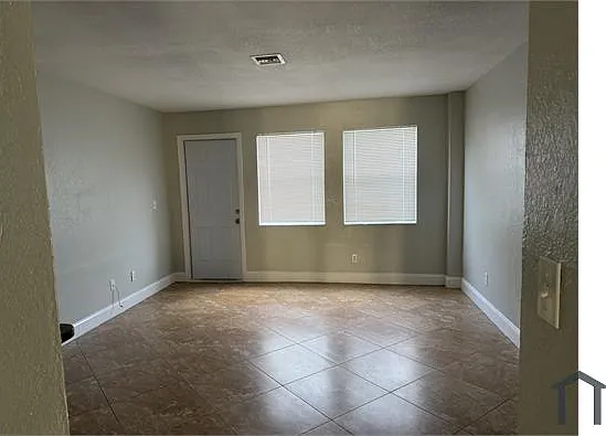 2 bed, 912 sqft, $1,450 — Photo 3