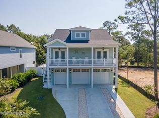 218 NE 37th St, Oak Island, NC 28465