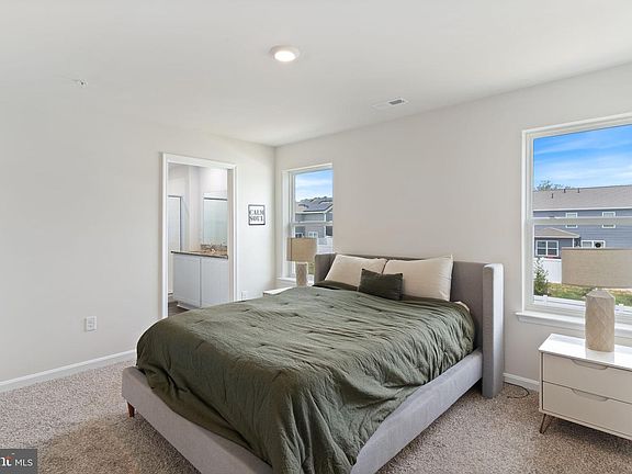 4th image of 569 Fawn Meadow Ln