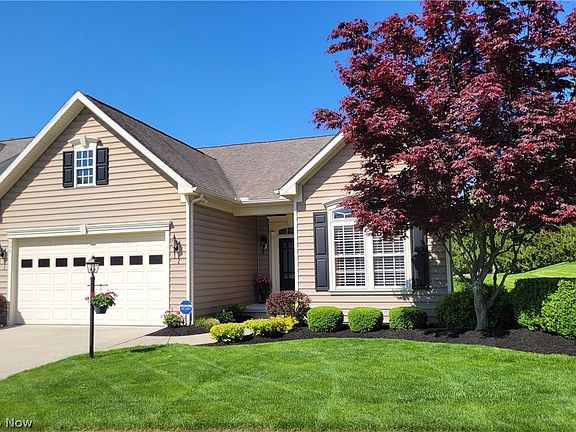 2nd image of 898 Willow Creek Dr