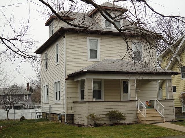 1st image of 523 Superior St