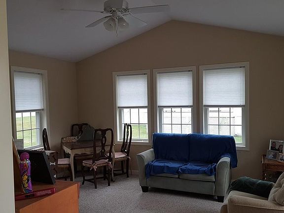 4th image of 18 Bell Dr