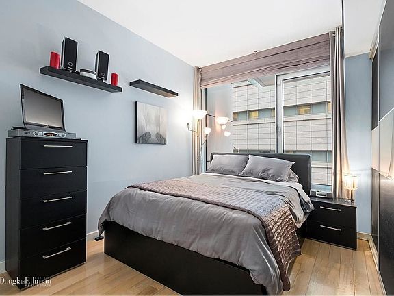 5th image of 50 Franklin St APT 3A