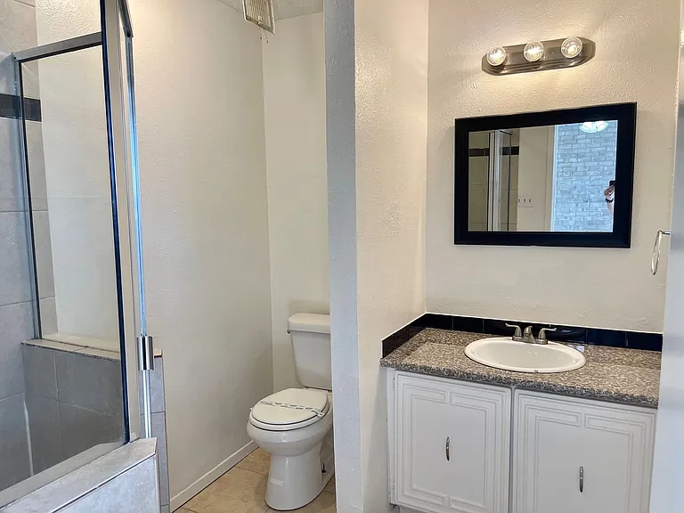 2310 Chapel Hill Ln — Photo 21