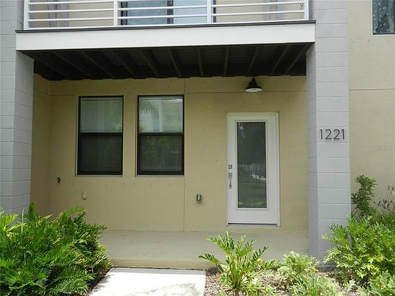 3rd image of 1221 25th Ln N