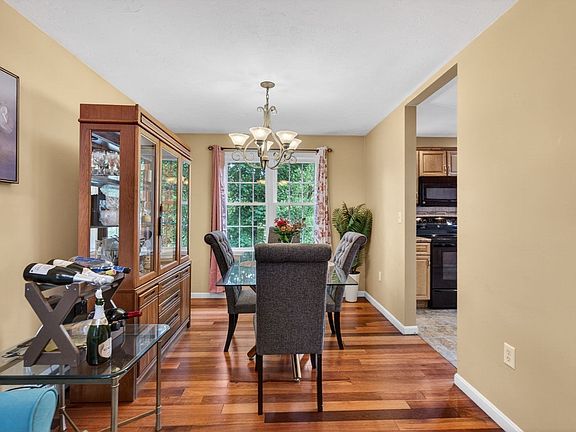 4th image of 16 A Burghardt St