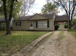 5719 SW 14th St, Topeka, KS 66604