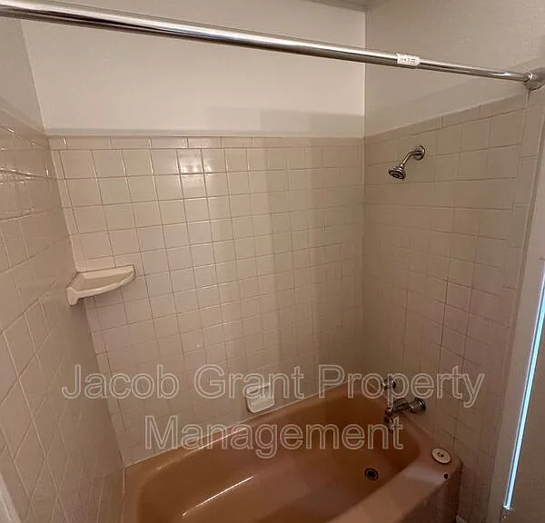 847 Cleveland St — Photo 6