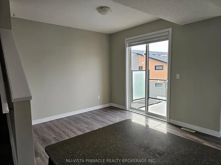 929 Sarnia Rd — Photo 9