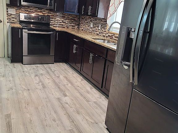 4th image of 8450 Barnstable Pl