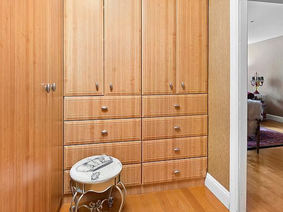 5th image of 251 E 51st St APT 8H