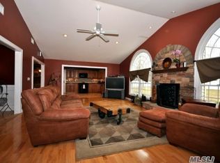 8 Oleeta Rd, Mount Sinai, NY 11766