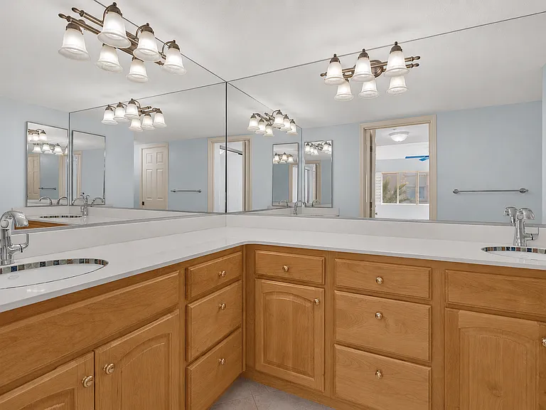 7860 E Camelback Rd #211 — Photo 12