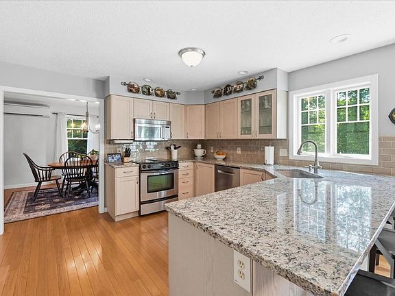 3rd image of 78 Foothills Drive