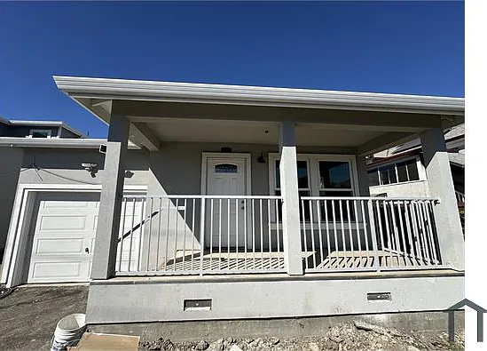 3 bed, 1100 sqft, $3,100 — Photo 2