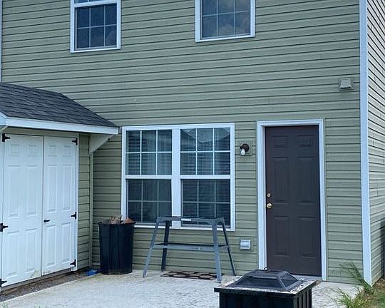 3rd image of 457-471 Lantern Ln