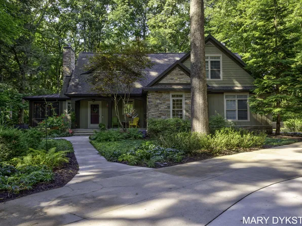 6224 Light House Ct, Saugatuck, MI 49453