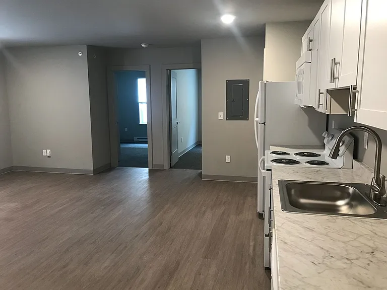 327 W Seneca — Photo 49
