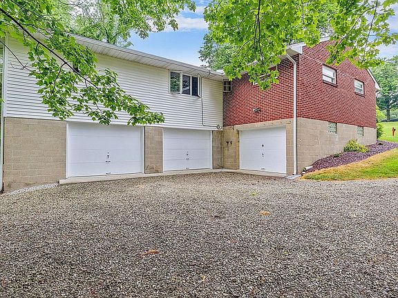 Three Car Garage