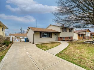 3140 Hetzel Dr, Parma, OH