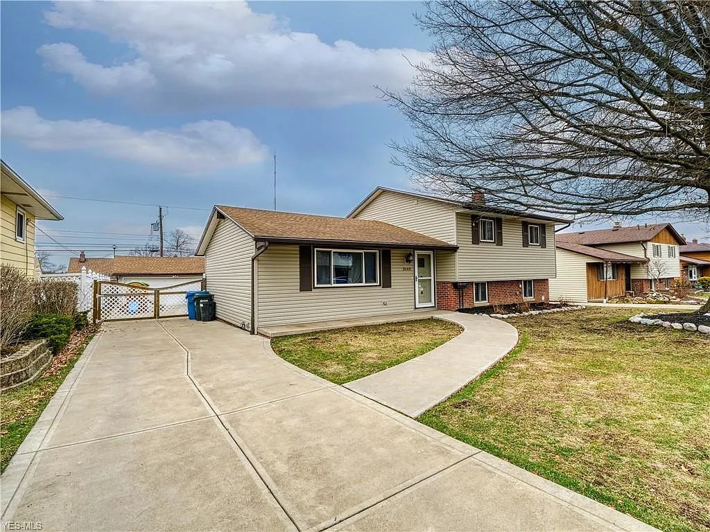 3140 Hetzel Dr photo 1