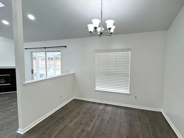 8250 Lakemont Dr — Photo 7