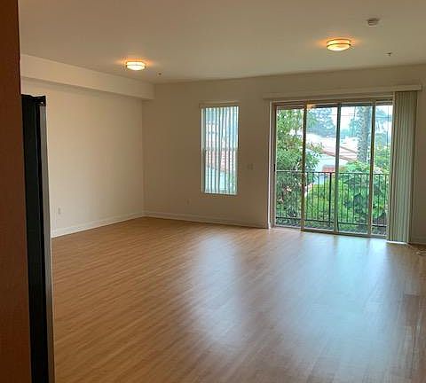 4th image of 4043 Irving Pl APT 208