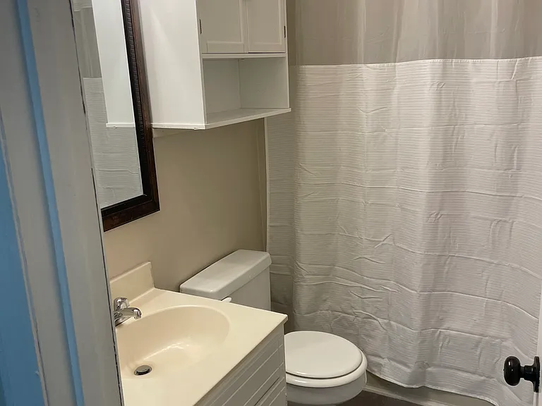 202 Saint Charles Ct — Photo 9
