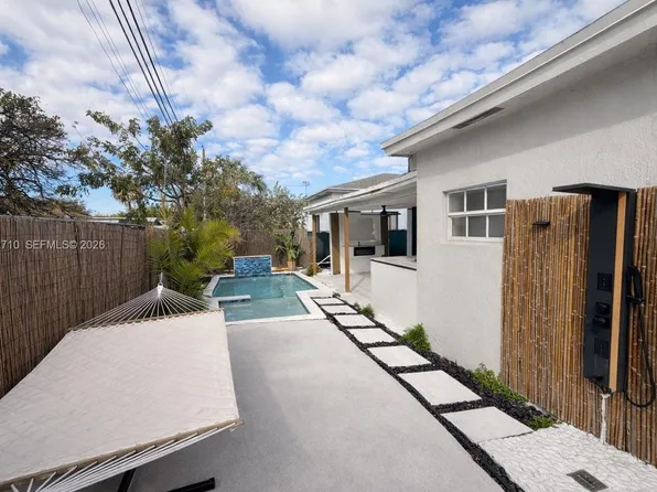 2804 NW 7th Ct, Fort Lauderdale, FL 33311