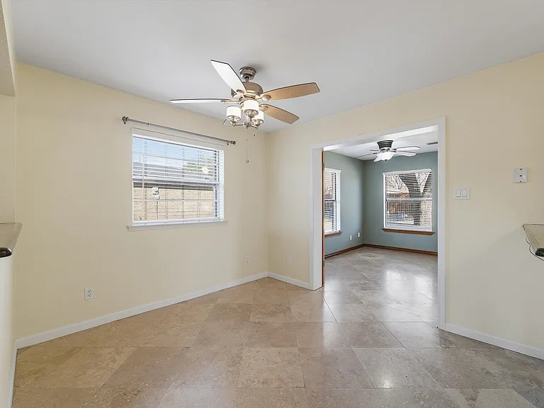 322 N Greenstone Ln — Photo 3
