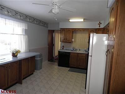 4th image of 1465 Swallow Ln