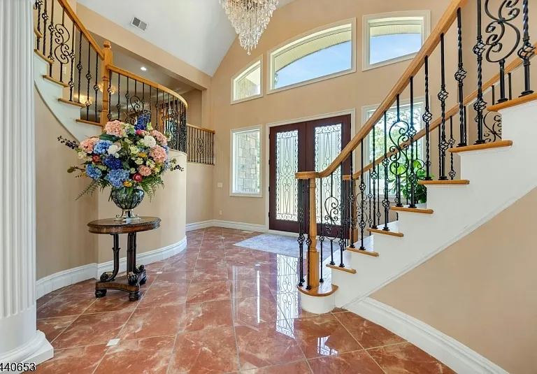 252 Mabel Pl — Photo 5