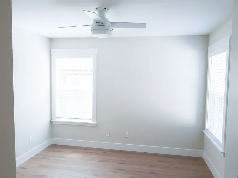 1162 Division St — Photo 9