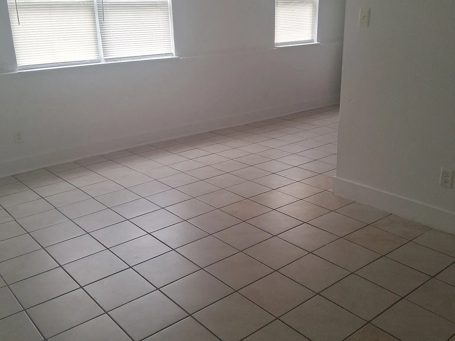 2 bed, 800 sqft, $875 — Photo 3